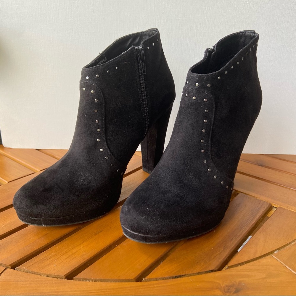 REPORT Black Suede Biker Ankle Booties Silver Studded 6.5